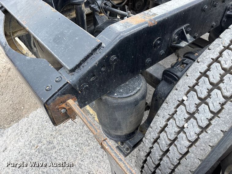 image for item EO4140 1999 Peterbilt 379 semi truck