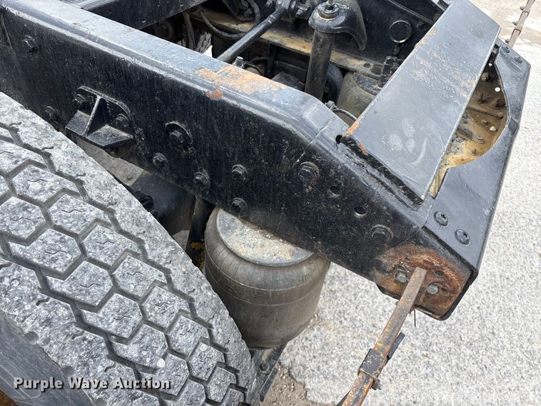 image for item EO4140 1999 Peterbilt 379 semi truck