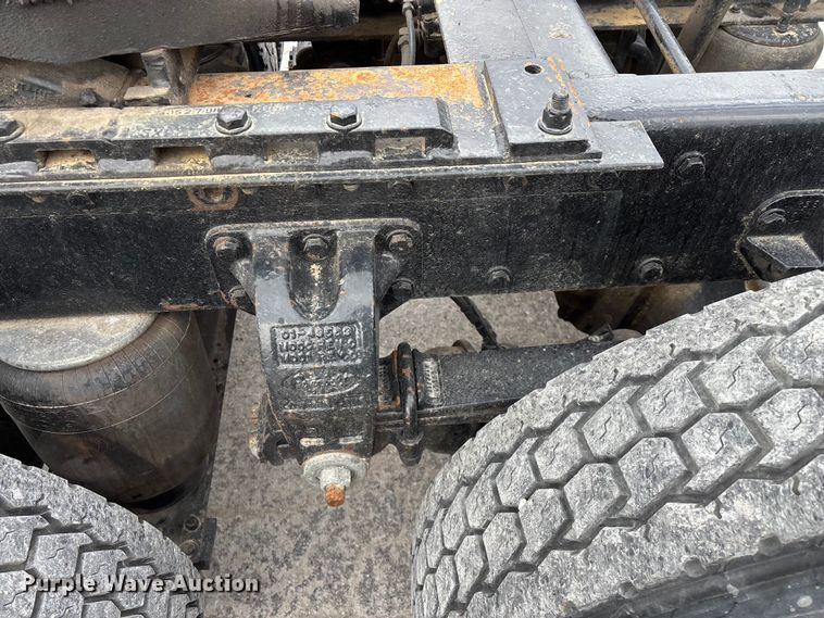 image for item EO4140 1999 Peterbilt 379 semi truck