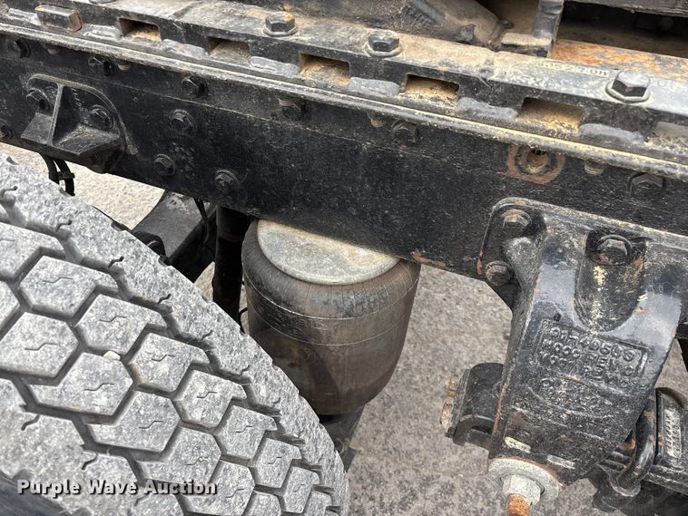 image for item EO4140 1999 Peterbilt 379 semi truck