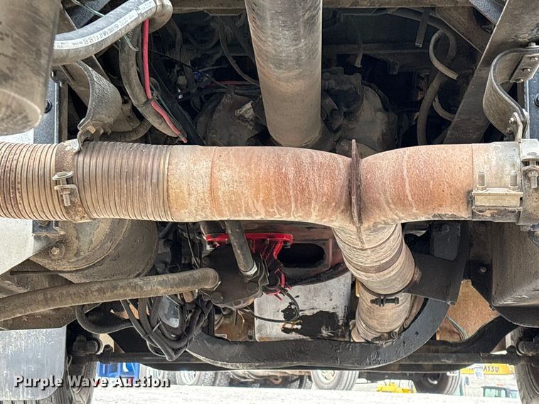 image for item EO4140 1999 Peterbilt 379 semi truck