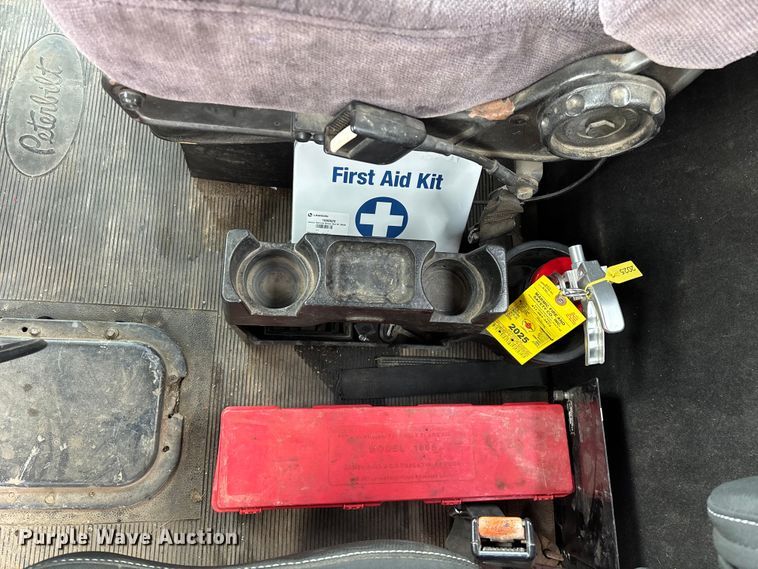 image for item EO4140 1999 Peterbilt 379 semi truck