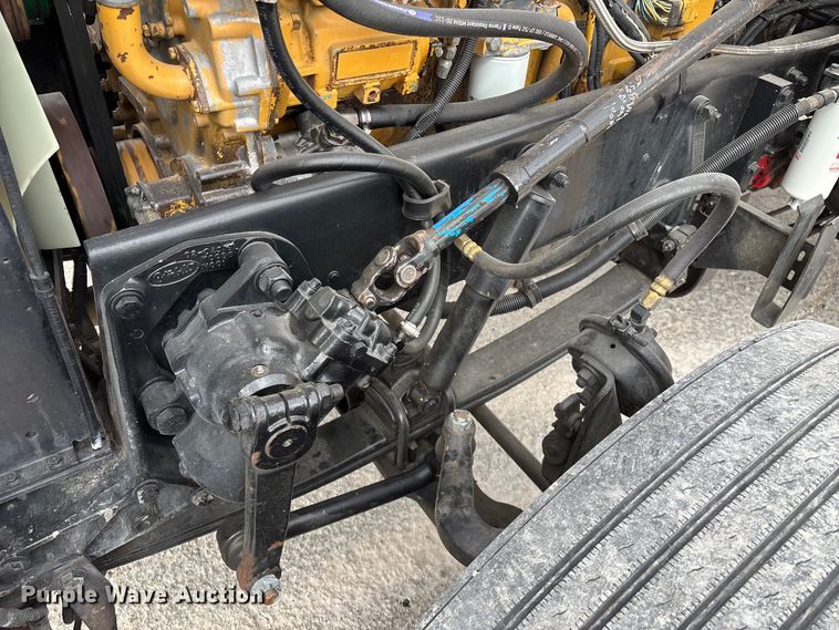 image for item EO4140 1999 Peterbilt 379 semi truck