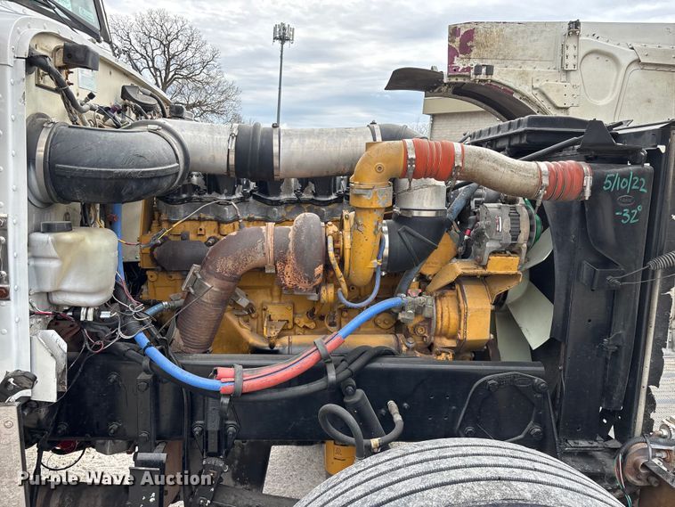 image for item EO4140 1999 Peterbilt 379 semi truck