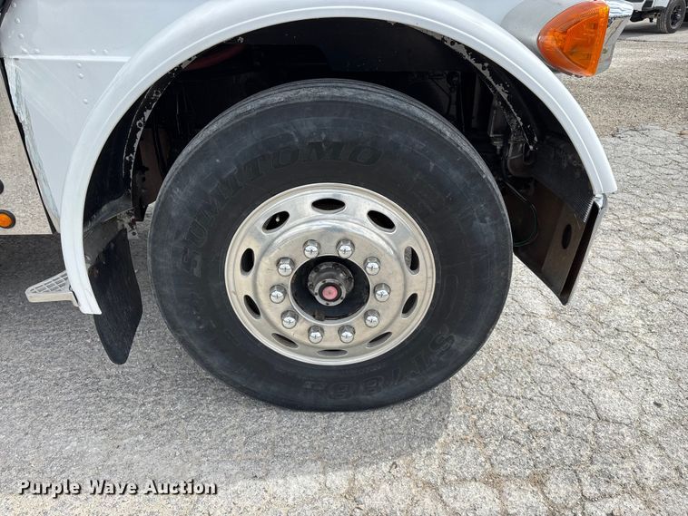 image for item EO4140 1999 Peterbilt 379 semi truck