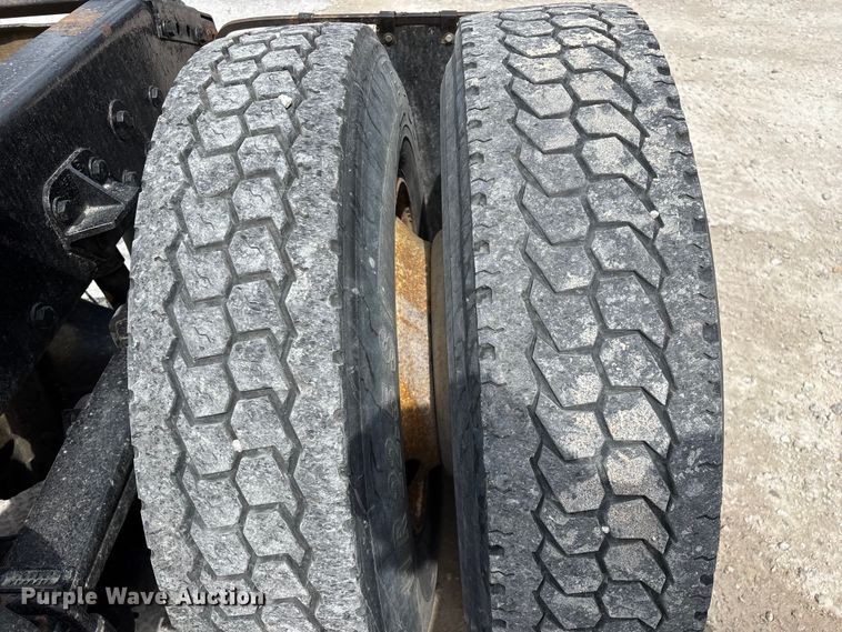 image for item EO4140 1999 Peterbilt 379 semi truck