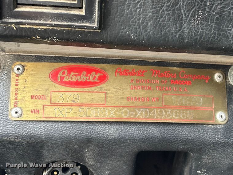 image for item EO4140 1999 Peterbilt 379 semi truck