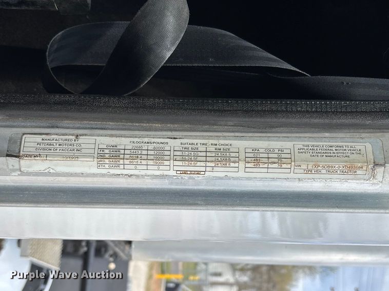 image for item EO4140 1999 Peterbilt 379 semi truck