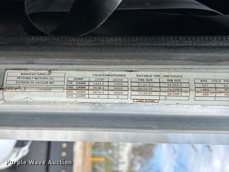 image for item EO4140 1999 Peterbilt 379 semi truck