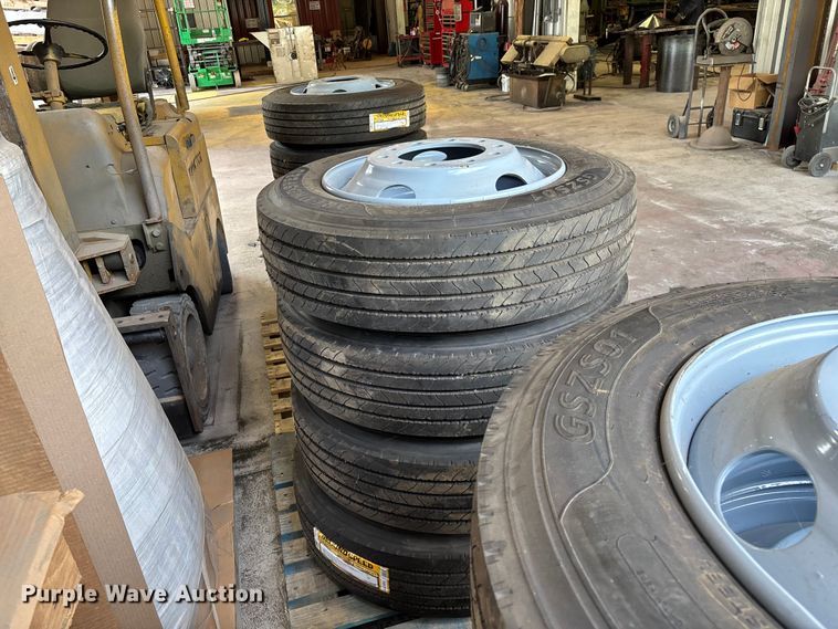 image for item EO4208 (15) Ground speed 255/70R22.5 tires and wheels