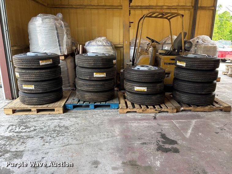 image for item EO4208 (15) Ground speed 255/70R22.5 tires and wheels