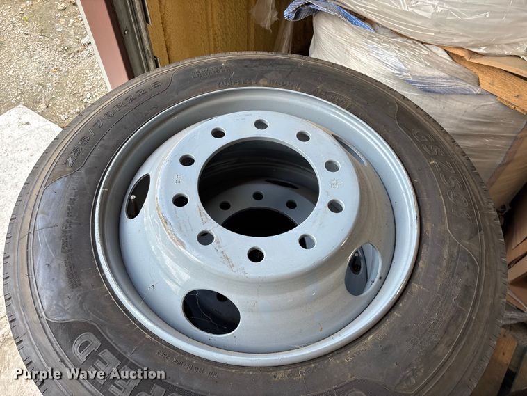 image for item EO4208 (15) Ground speed 255/70R22.5 tires and wheels