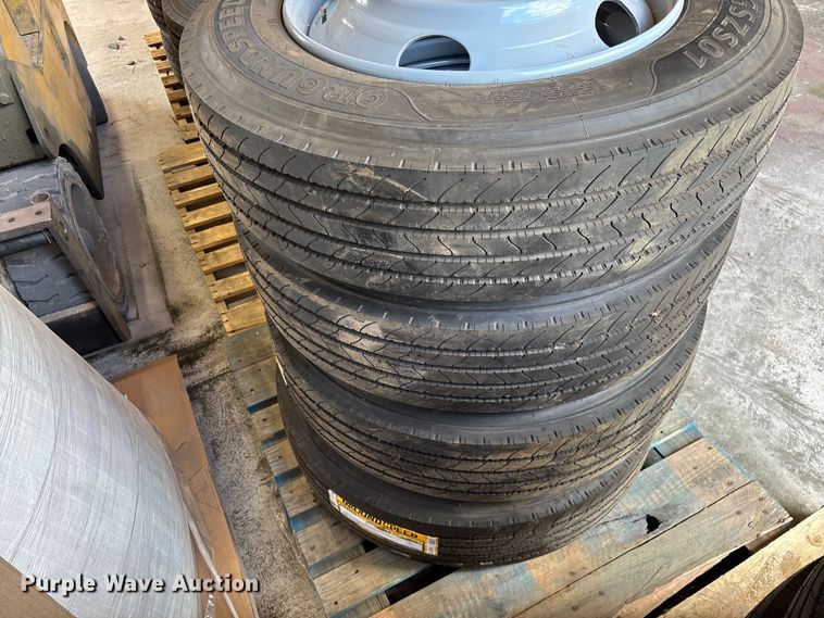 image for item EO4208 (15) Ground speed 255/70R22.5 tires and wheels