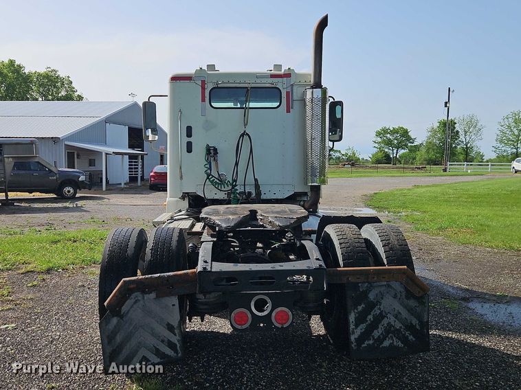 image for item EO7280 2006 Freightliner Columbia semi truck