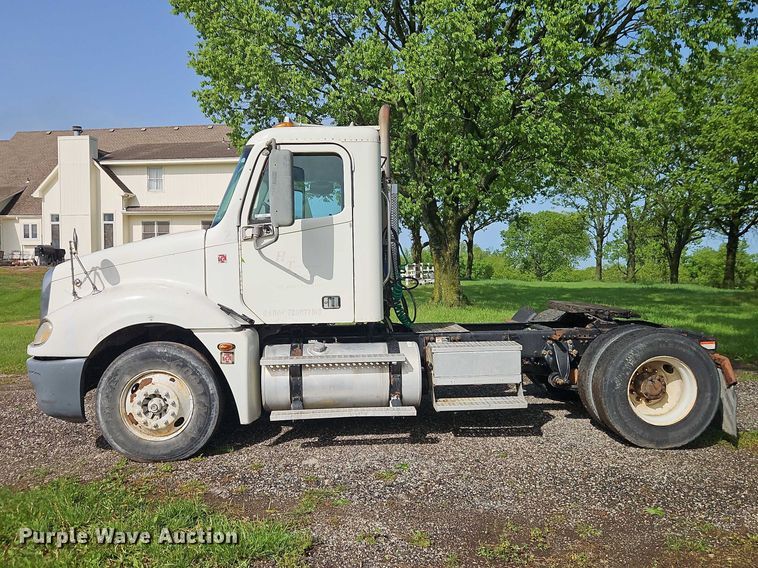 image for item EO7280 2006 Freightliner Columbia semi truck