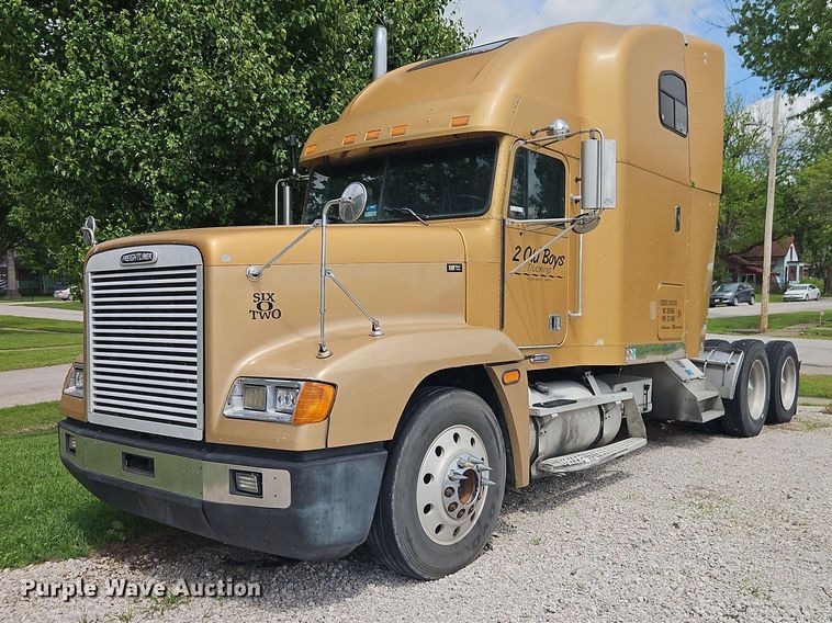 image for item EO7302 2000 Freightliner FLD semi truck