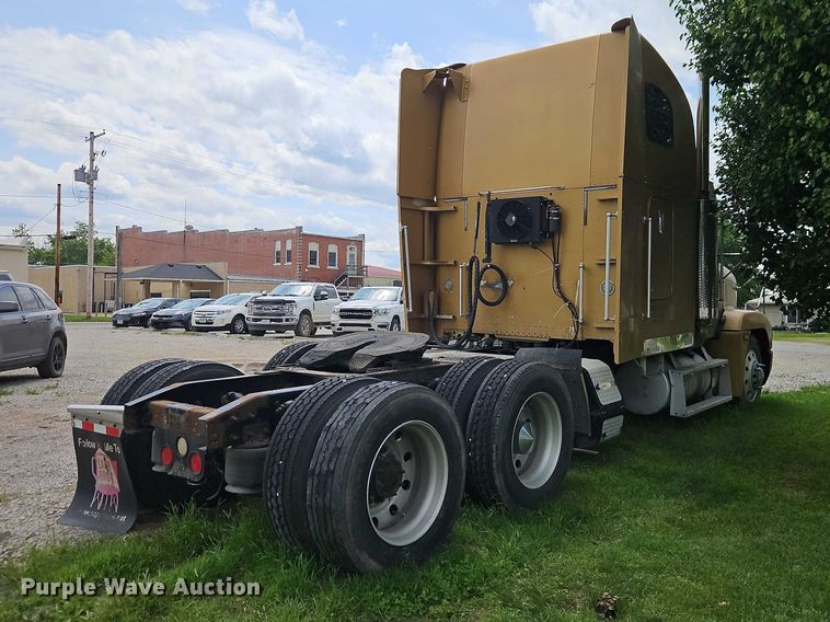 image for item EO7302 2000 Freightliner FLD semi truck