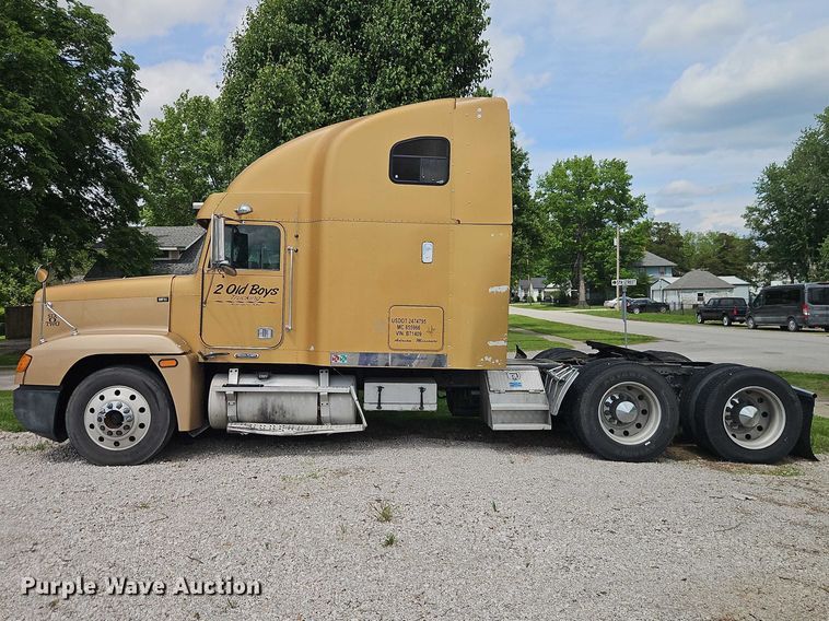 image for item EO7302 2000 Freightliner FLD semi truck