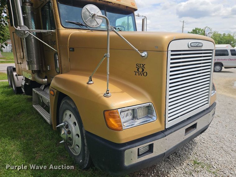 image for item EO7302 2000 Freightliner FLD semi truck