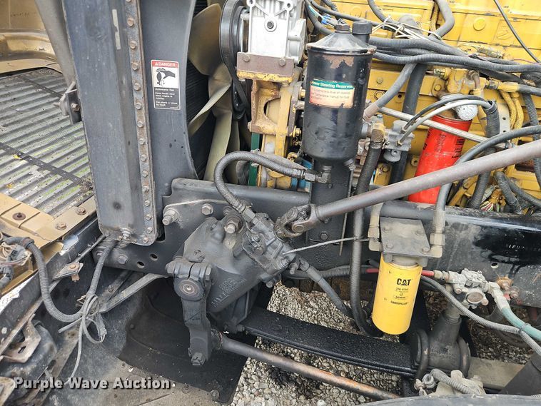 image for item EO7302 2000 Freightliner FLD semi truck