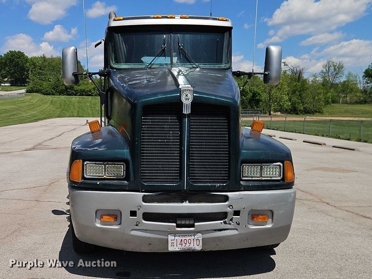 image for item EO7303 1993 Kenworth T660 semi truck