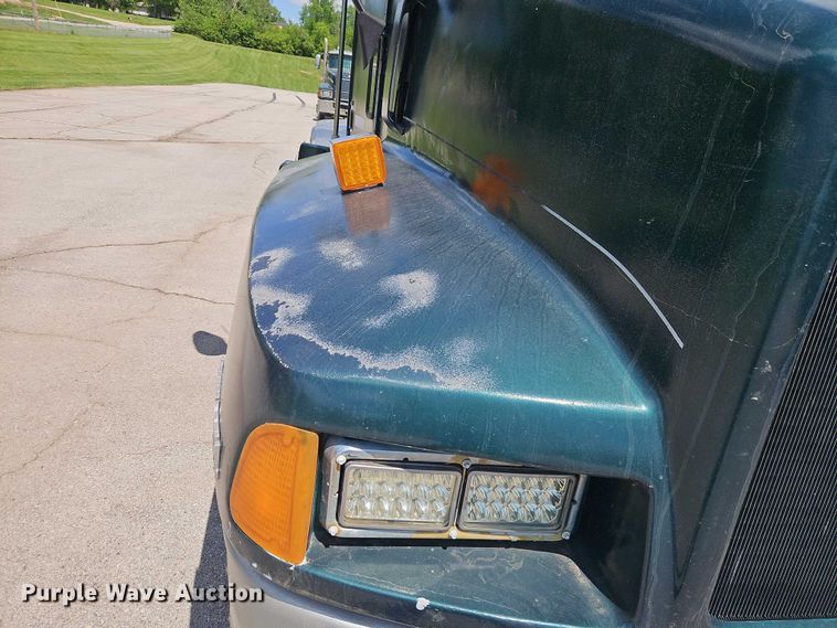 image for item EO7303 1993 Kenworth T660 semi truck