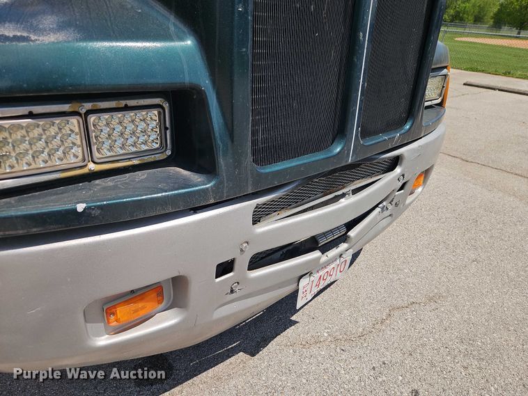 image for item EO7303 1993 Kenworth T660 semi truck