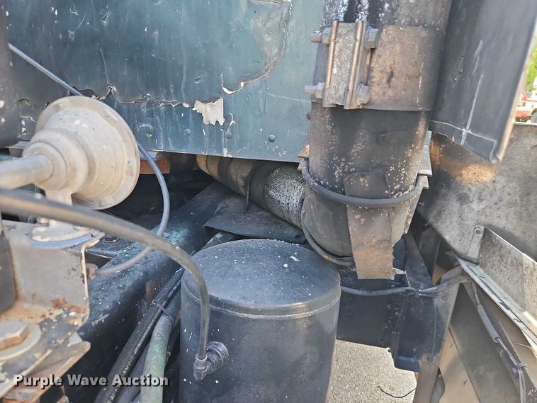 image for item EO7303 1993 Kenworth T660 semi truck