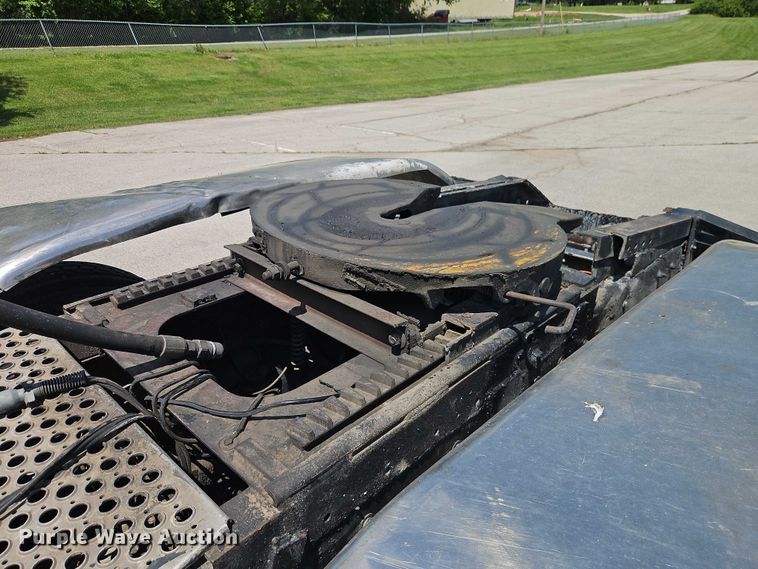 image for item EO7303 1993 Kenworth T660 semi truck