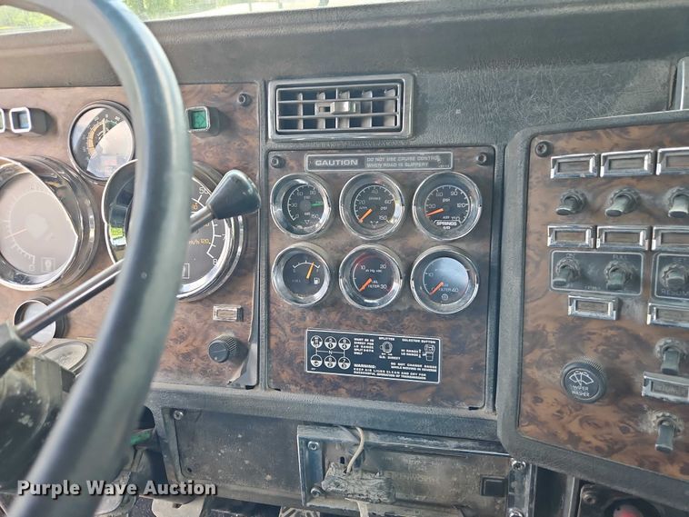 image for item EO7303 1993 Kenworth T660 semi truck