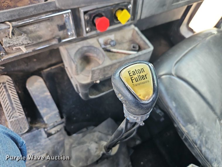 image for item EO7303 1993 Kenworth T660 semi truck