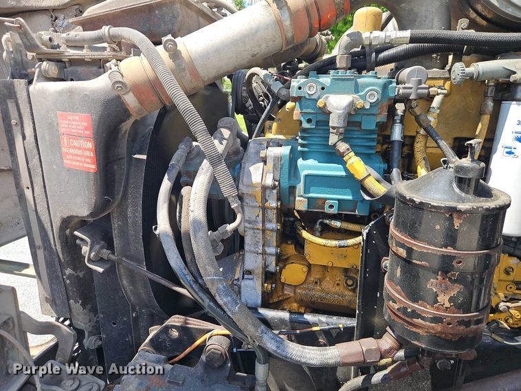 image for item EO7303 1993 Kenworth T660 semi truck