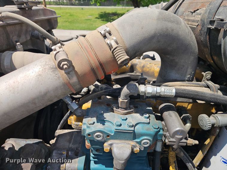 image for item EO7303 1993 Kenworth T660 semi truck