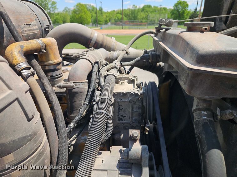 image for item EO7303 1993 Kenworth T660 semi truck