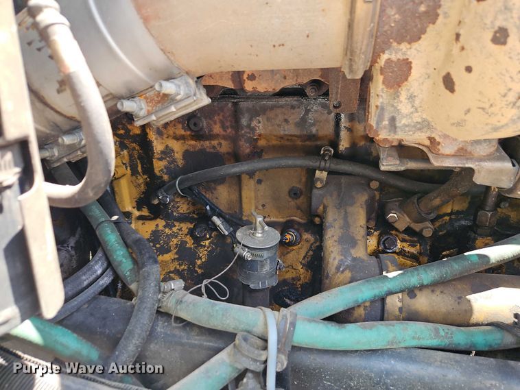 image for item EO7303 1993 Kenworth T660 semi truck