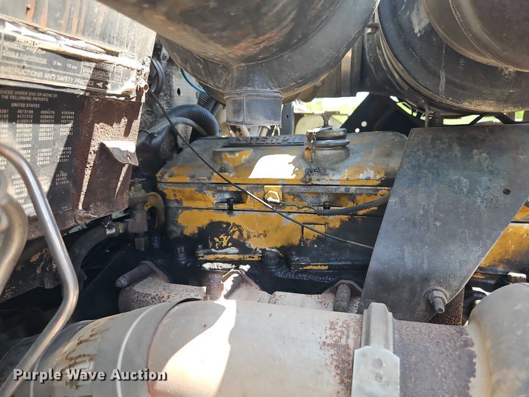 image for item EO7303 1993 Kenworth T660 semi truck