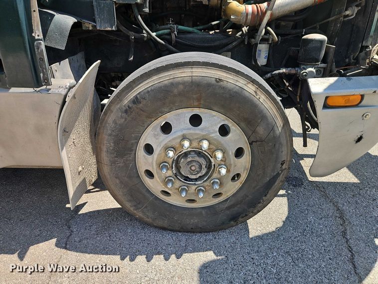 image for item EO7303 1993 Kenworth T660 semi truck