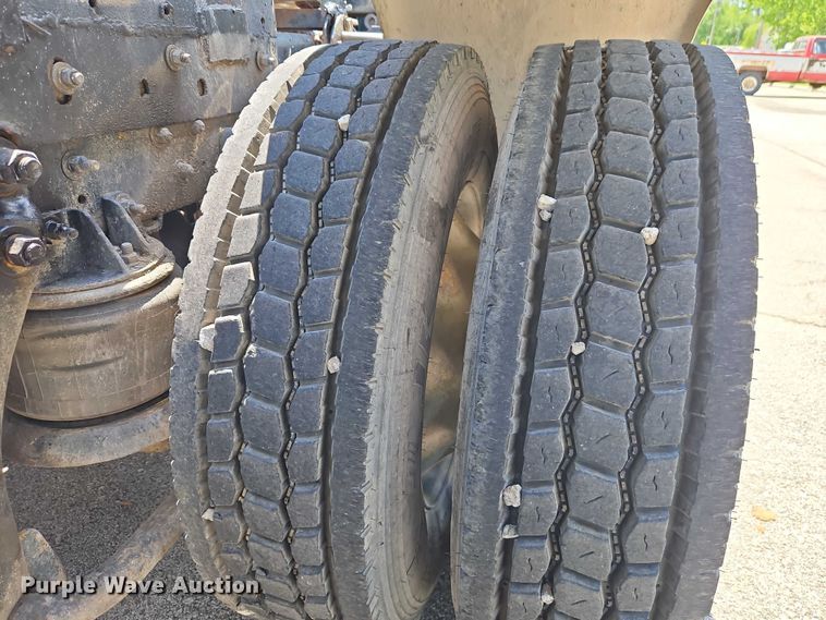 image for item EO7303 1993 Kenworth T660 semi truck