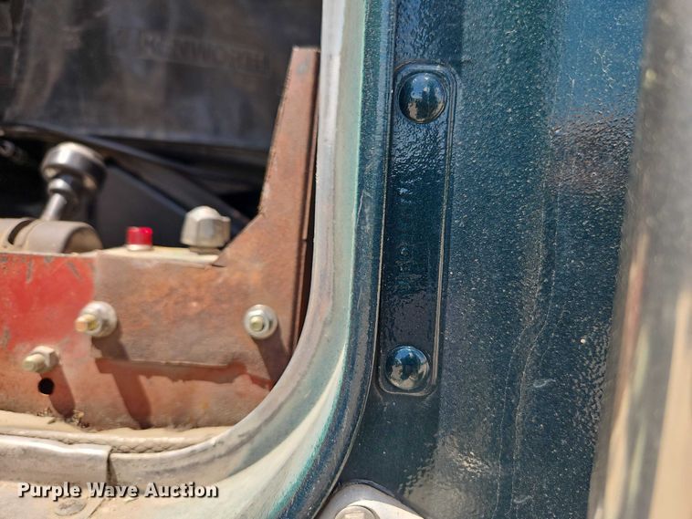image for item EO7303 1993 Kenworth T660 semi truck