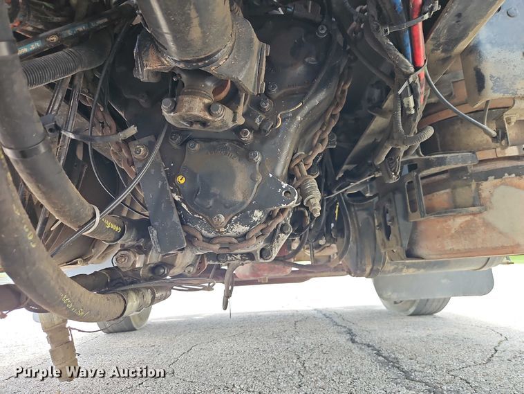 image for item EO7304 2010 Mack CHU613 semi truck