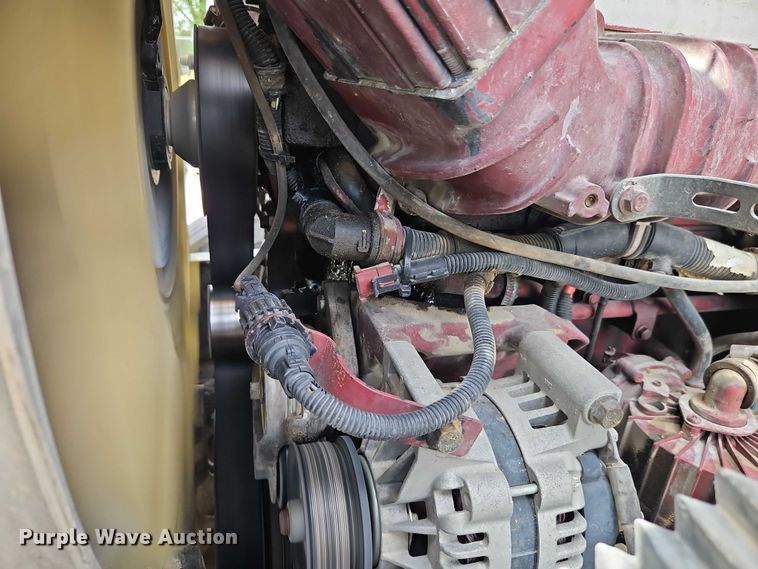 image for item EO7304 2010 Mack CHU613 semi truck