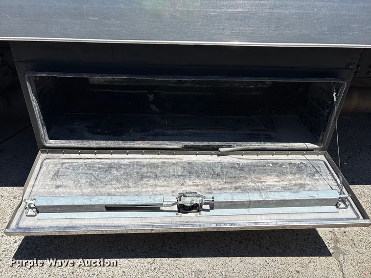 image for item ER7564 2022 Chevrolet GM515 rollback truck