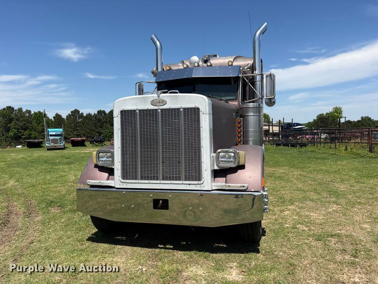 image for item ES8919 1996 Peterbilt 379 semi truck