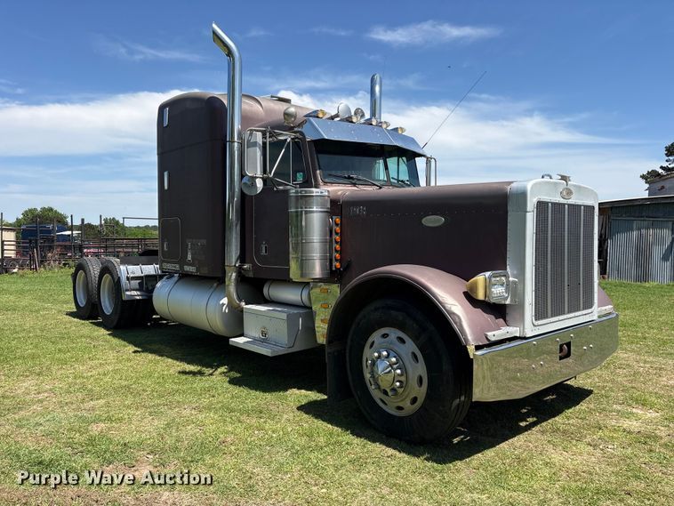 image for item ES8919 1996 Peterbilt 379 semi truck