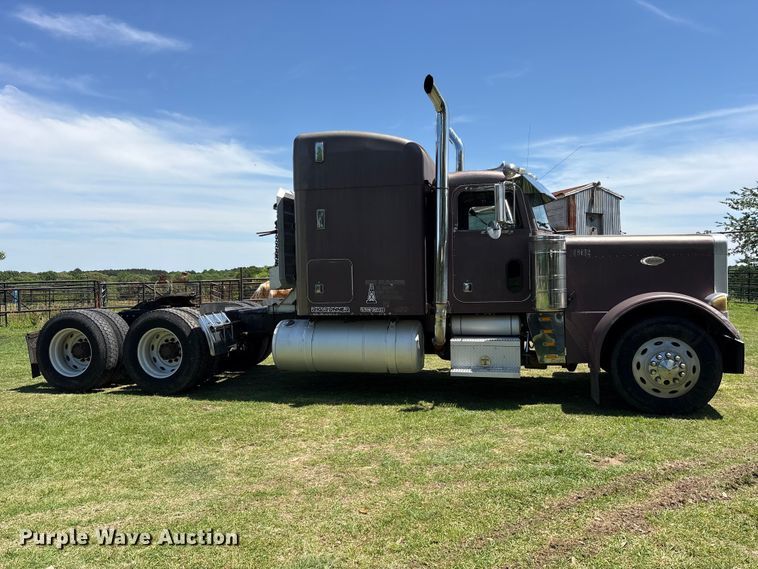 image for item ES8919 1996 Peterbilt 379 semi truck