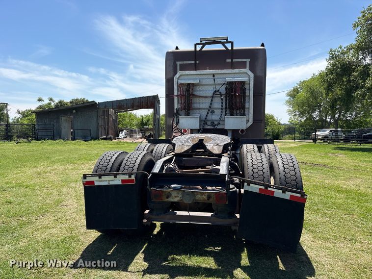 image for item ES8919 1996 Peterbilt 379 semi truck
