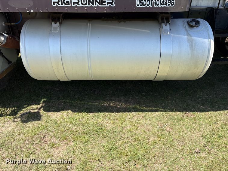 image for item ES8919 1996 Peterbilt 379 semi truck