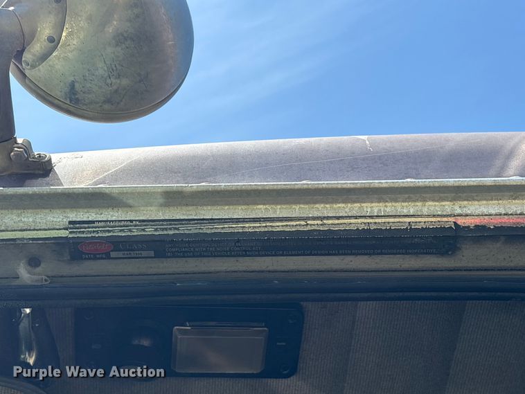 image for item ES8919 1996 Peterbilt 379 semi truck