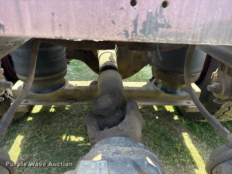 image for item ES8919 1996 Peterbilt 379 semi truck