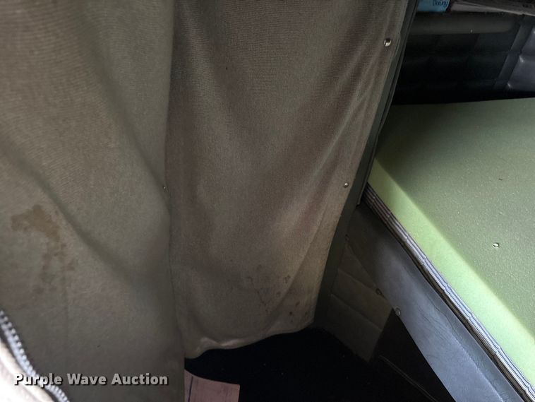 image for item ES8919 1996 Peterbilt 379 semi truck